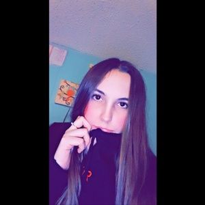 Meet your Posher, Kayla